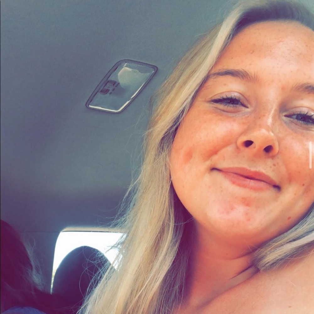 Meet your Posher, Kelsie